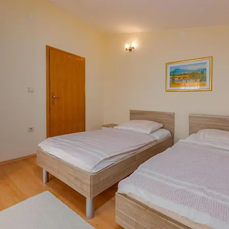 2 Bedroom Cozy In *