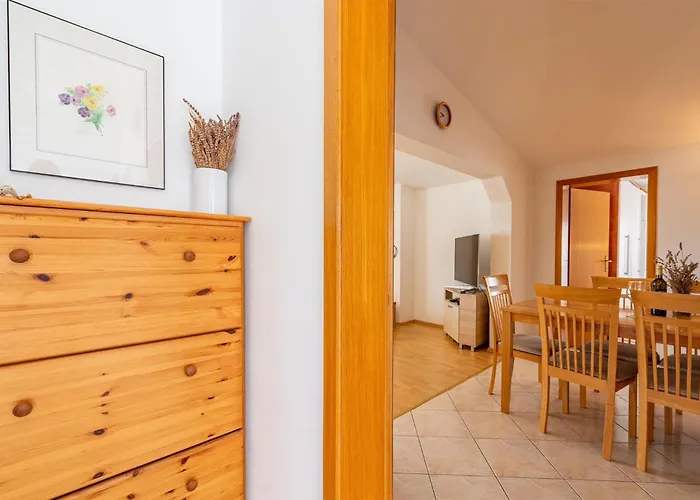 Apartmán 2 Bedroom Cozy In