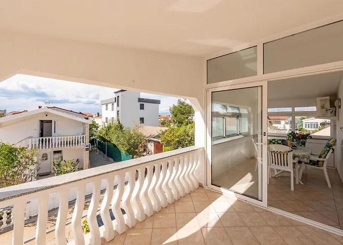 2 Bedroom Cozy In Apartmán Vir